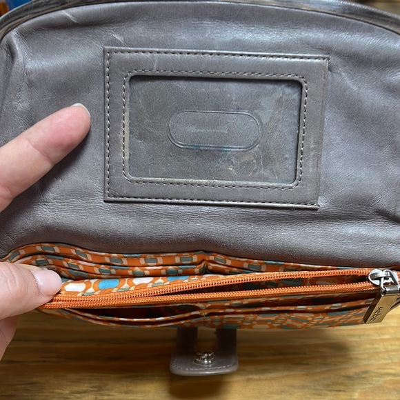 Grey HOBO wallet. Great go to wallet for everyday. - Picture 4 of 4